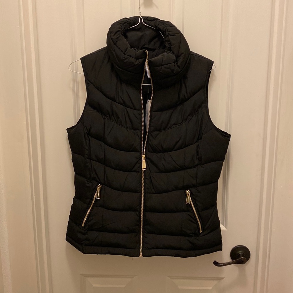 Calvin Klein Black & Gold (L) shelled vest